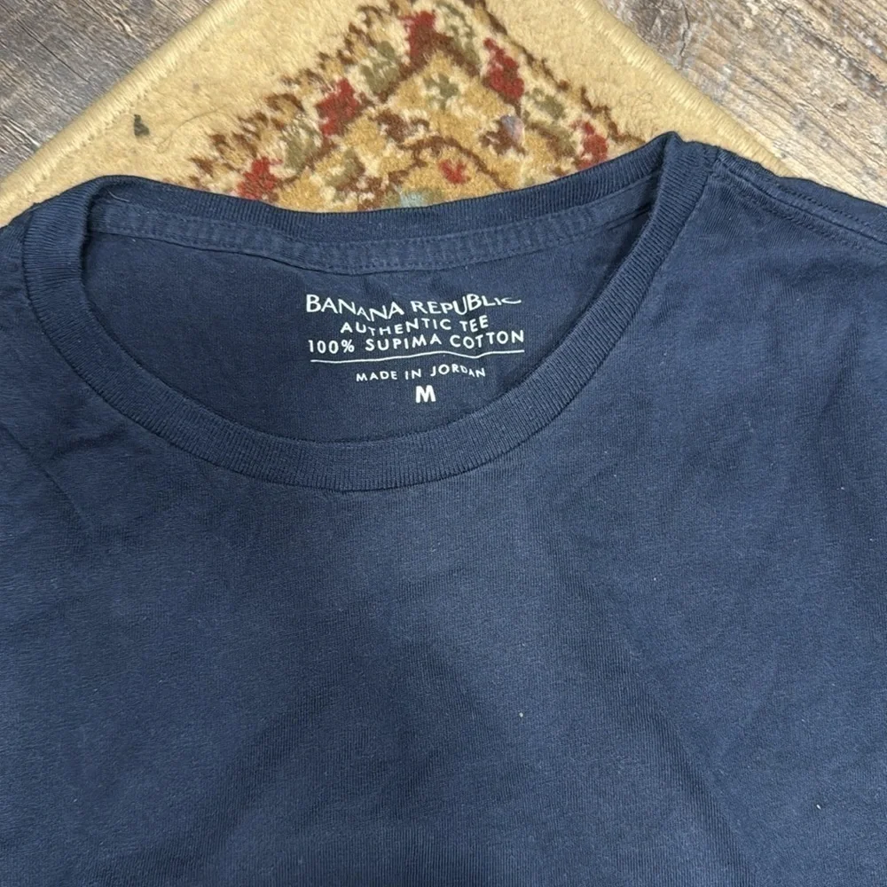 Banana Republic authentic tee for men